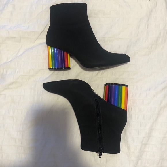 Yru RARE Rainbow Road Black Booties pride festival clubwear size 7 - Picture 13 of 13